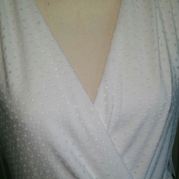 Beautiful eyelet faux wrap dress - Picture 5 of 6